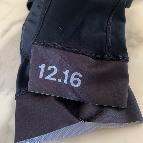 1216 Cycling kit size small NWOT - Picture 8 of 10